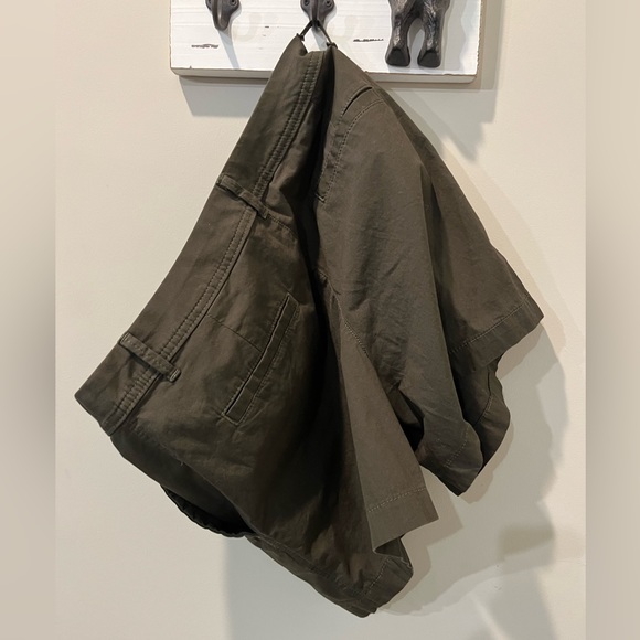 Banana republic high waisted shorts - Picture 2 of 4